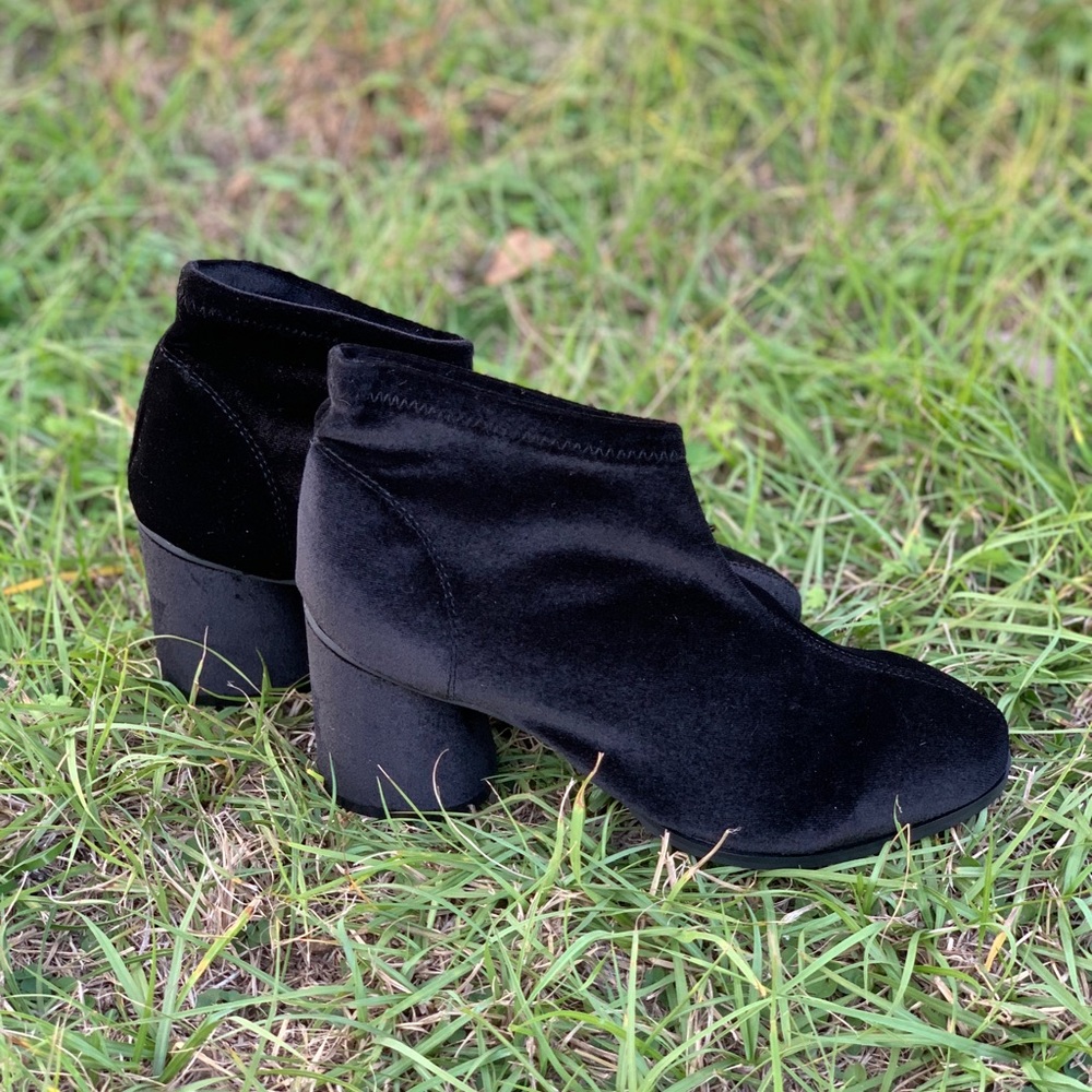NWT Velvet Heeled Booties